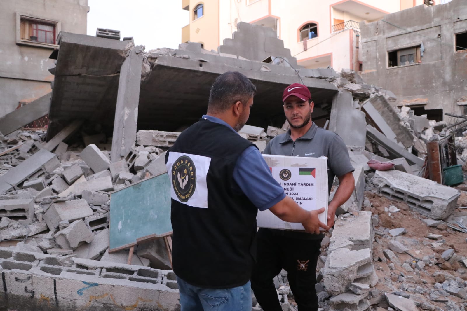 Gazzeye Yardım Kolilerimiz Ulaşıyor